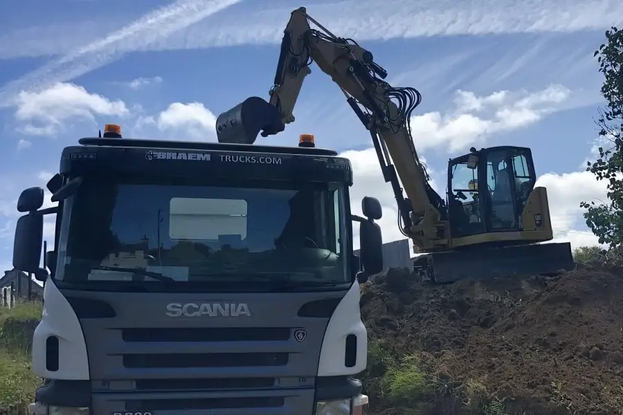 Pelle et camion